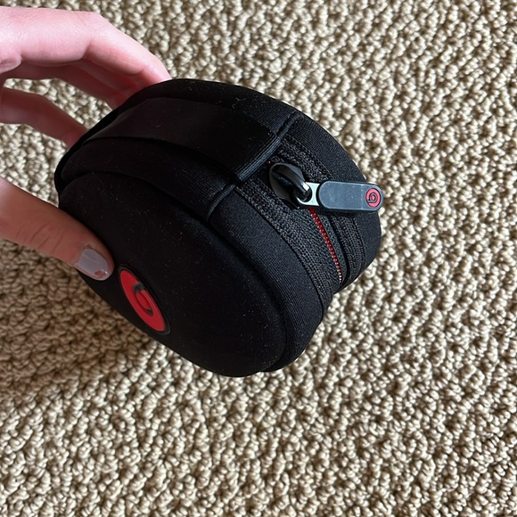 Beats by Dre wired, with case and adapter - Picture 3 of 10